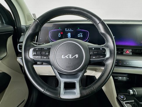 Used 2025 Kia Sportage EX image 11