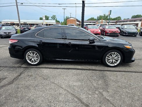 Used 2018 Toyota Camry XLE w/ Audio Package image 5