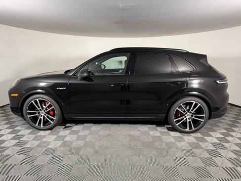 New 2026 Porsche Cayenne S image 2