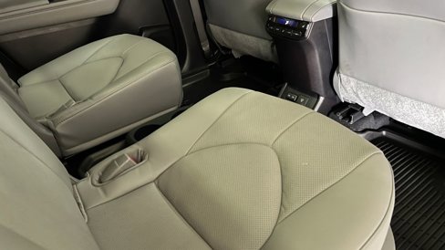 Certified 2022 Toyota Highlander Platinum image 21