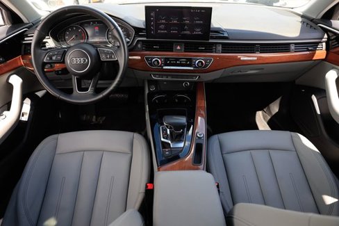 Used 2022 Audi A4 2.0T Premium image 2
