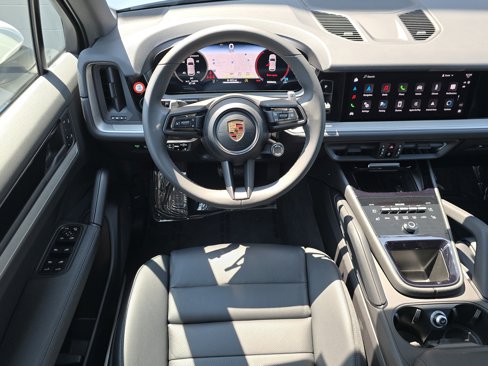 New 2025 Porsche Cayenne image 17