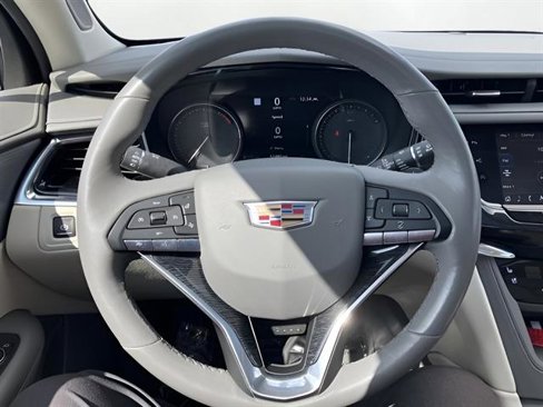 Used 2020 Cadillac XT6 Premium Luxury image 15