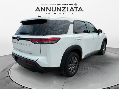 Used 2024 Nissan Pathfinder S image 5