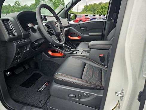 New 2025 Nissan Frontier PRO-4X image 7