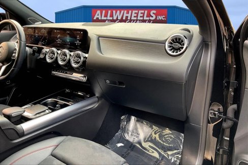 Used 2023 Mercedes-Benz GLA 250 4MATIC image 17