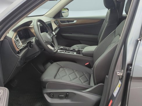 New 2025 Volkswagen Atlas SE image 4