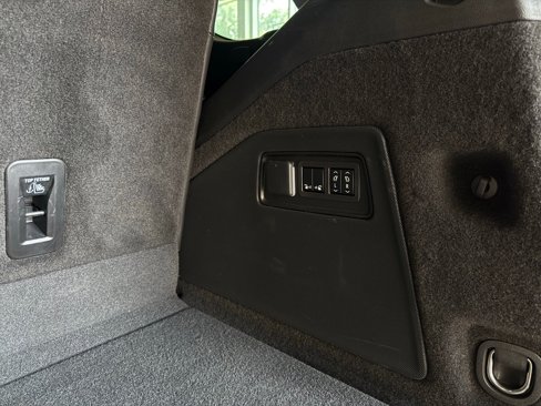 Used 2024 Cadillac Escalade Premium Luxury Platinum image 30