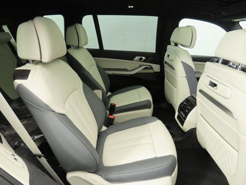 New 2026 BMW X7 xDrive40i w/ Executive Package image 23