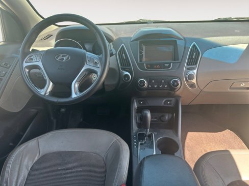 Used 2011 Hyundai Tucson GLS image 10