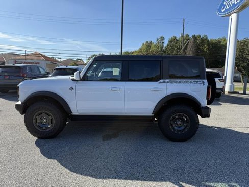 New 2025 Ford Bronco Outer Banks image 2