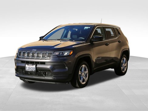 Used 2023 Jeep Compass Sport image 4