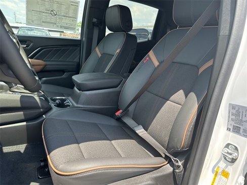 New 2025 GMC Canyon AT4 image 11