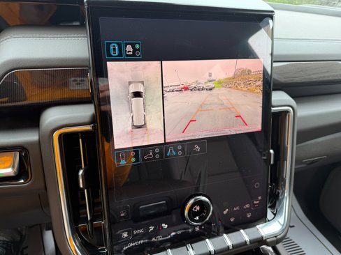 New 2025 GMC Yukon XL Elevation image 38