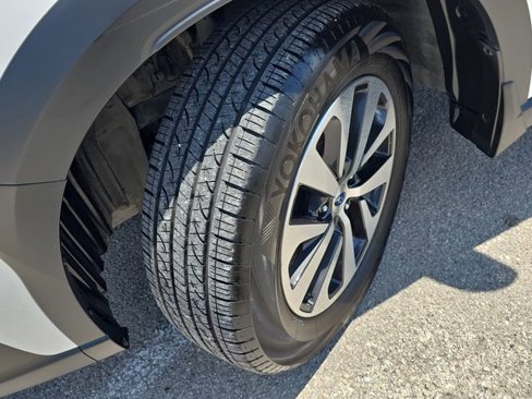 Used 2025 Subaru Outback Premium w/ Popular Package #1A image 31