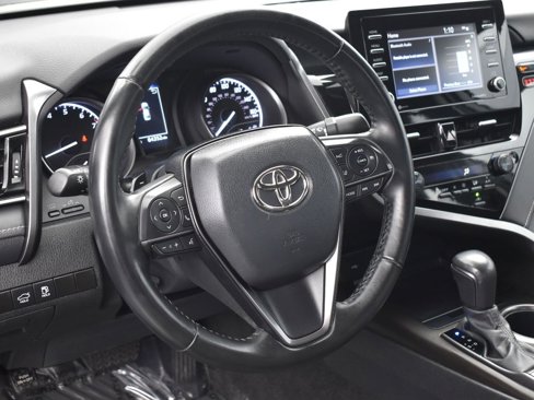Used 2024 Toyota Camry SE image 6