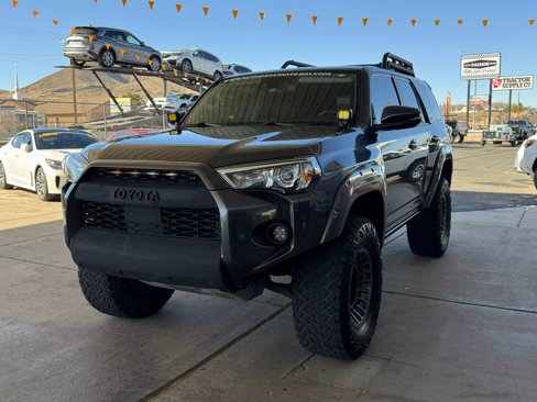 Used 2020 Toyota 4Runner SR5 Premium image 1