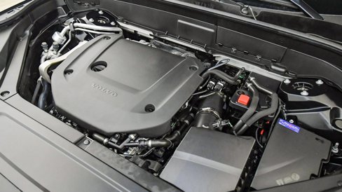 Certified 2025 Volvo XC90 B6 Plus image 29