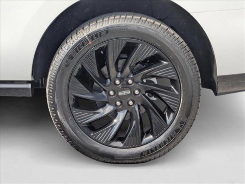 New 2025 Lincoln Navigator Reserve w/ Jet Appearance Package image 9