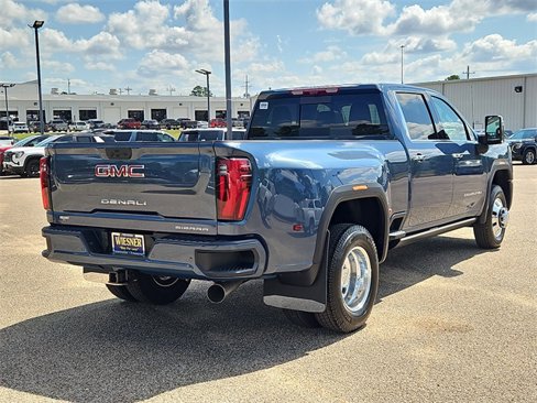 New 2026 GMC Sierra 3500 Denali w/ Denali Reserve Package image 5