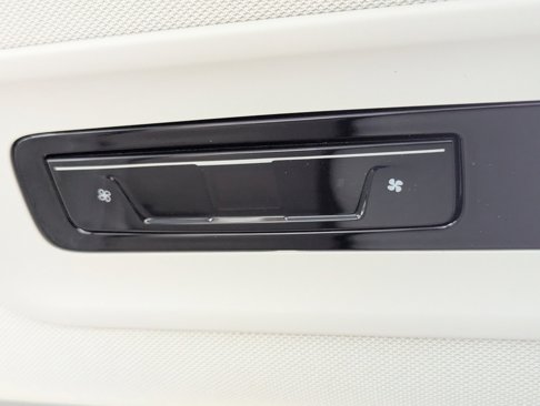New 2025 Volkswagen ID. Buzz 1st Edition image 27