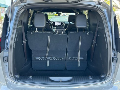 New 2025 Chrysler Pacifica Select image 31