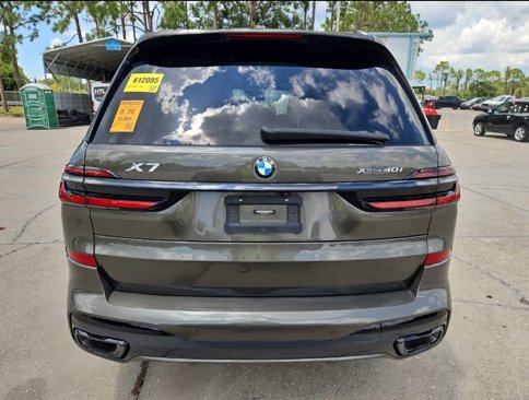 Used 2024 BMW X7 xDrive40i w/ M Sport Package image 3