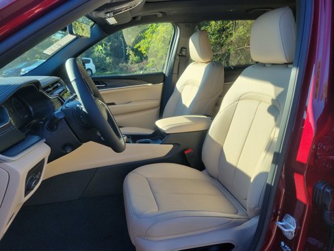New 2025 Jeep Grand Cherokee L Limited w/ Luxury Tech Group II image 8