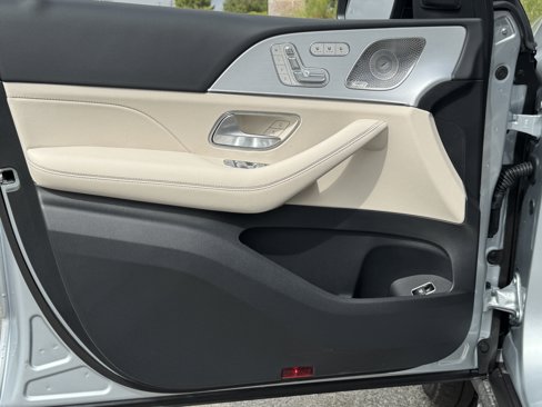 New 2026 Mercedes-Benz GLS 450 4MATIC image 16