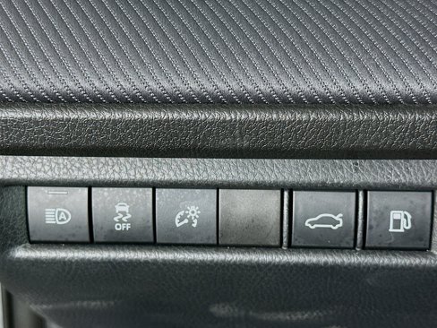 Used 2025 Toyota Camry SE image 17