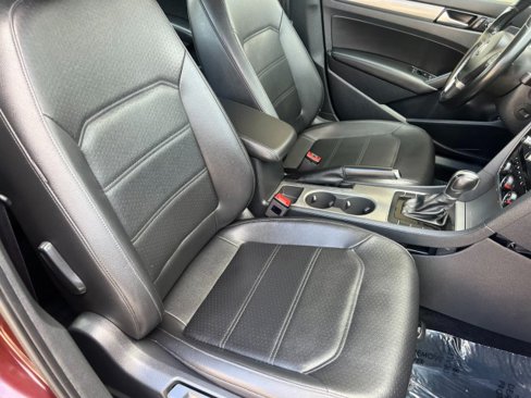 Used 2014 Volkswagen Passat 1.8T SE image 15