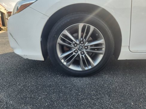 Used 2016 Toyota Camry LE image 8