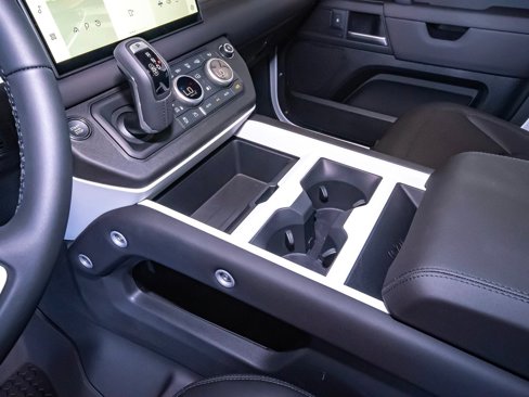 New 2025 Land Rover Defender 90 S image 30