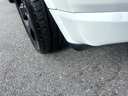 Used 2015 Jeep Grand Cherokee Altitude image 12