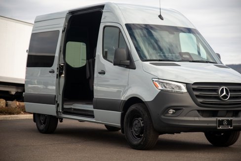 Used 2025 Mercedes-Benz Sprinter 2500 image 8