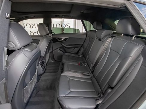 Certified 2025 Audi Q8 Premium image 46