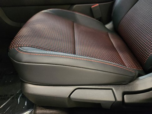 New 2026 Nissan Kicks SR w/ Cold Weather Package image 8