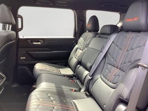 New 2025 Nissan Armada PRO-4X w/ Pro-4X Premium Package image 15