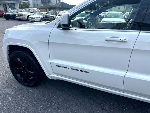 Used 2015 Jeep Grand Cherokee Altitude image 17