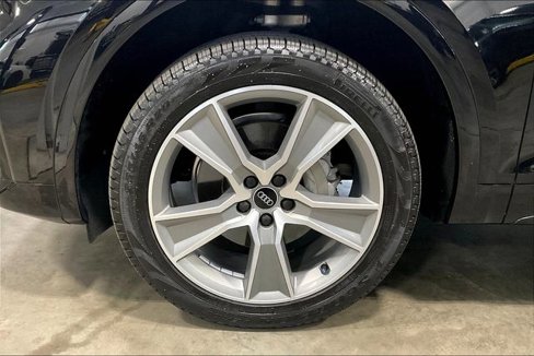 Certified 2025 Audi Q5 2.0T Premium image 9