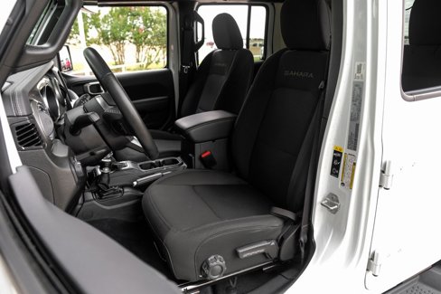 Used 2022 Jeep Wrangler Unlimited Sahara w/ Cold Weather Group image 8