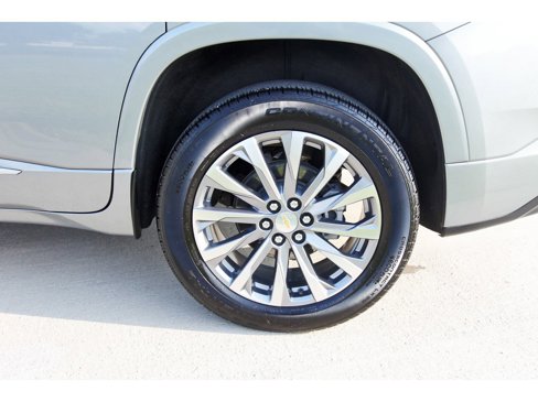 Used 2023 Chevrolet Traverse Premier image 37