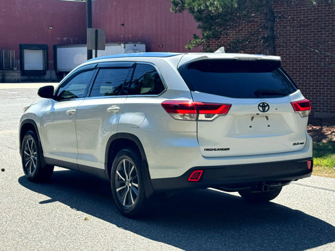 Used 2019 Toyota Highlander XLE image 4