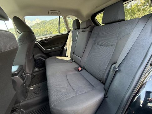 Used 2024 Toyota RAV4 LE image 4