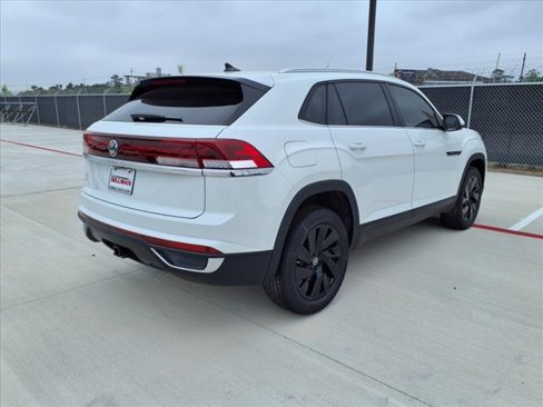 New 2025 Volkswagen Atlas Cross Sport SE image 5