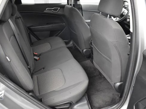 Used 2024 Kia Sportage LX image 17