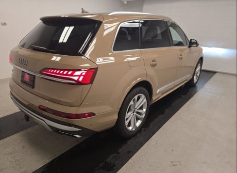 Used 2025 Audi Q7 3.0T Premium Plus image 4