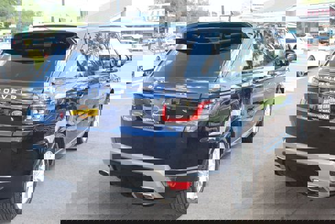 Used 2021 Land Rover Range Rover Sport SE image 3