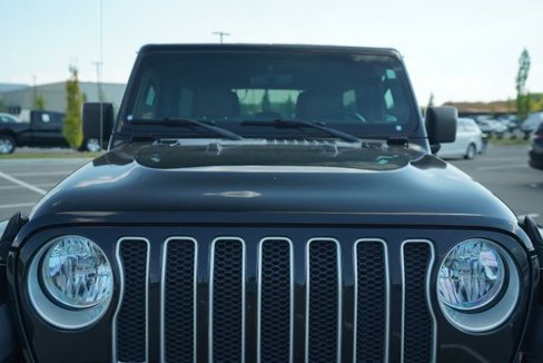 Used 2020 Jeep Wrangler Unlimited Sahara image 34