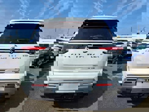 New 2025 Nissan Pathfinder Platinum w/ Cargo Package image 4